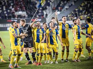 מכבי ת"א עולה למקום הראשון (צילום: אלן שיבר)