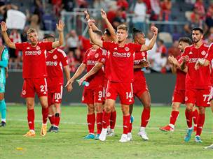 האדומים קטעו רצף של ארבעה הפסדים (אלן שיבר)