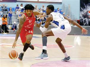 אחמד תרם מנגד (אלן שיבר)