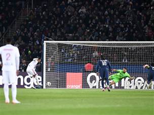 לקאזט אומנם החמיץ פנדל לפני ההפסדה (Getty)