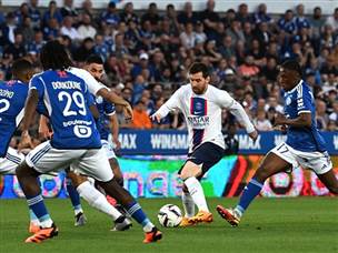 במשך דקות ארוכות, שטרסבורג סגרה היטב את מסי (Getty)