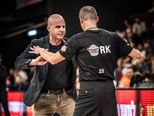 קצת עצבים (עודד קרני)