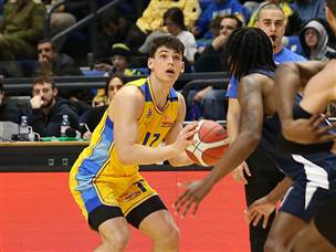 מאייר, גם כן שותף לניצחון הביתי (אודי ציטיאט)