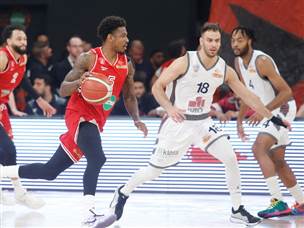 אקסבייר מנפורד להט (אלן שיבר)