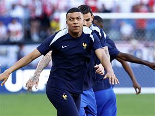 וכל העיניים היו נשואות לאמבפה (GETTY)