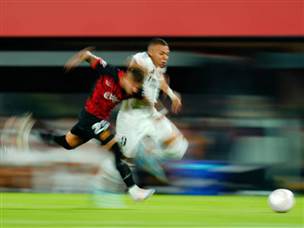 אמבפה היה קרוב לכבוש מספר פעמים (GETTY)