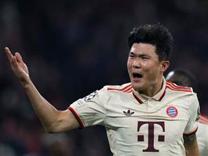 קים כבש מכדור הקרן (getty)