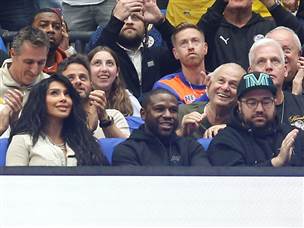 גם פלויד מיוות`ר הגיע לצפות (אלן שיבר)