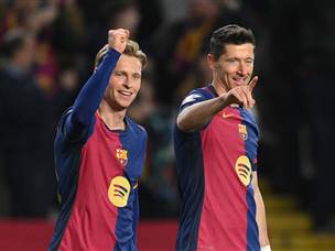 וגם לבנדובסקי שעלה מהספסל חגג (Getty)