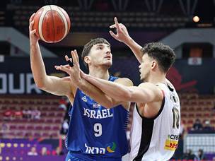 סורקין היה האיש החם בפתיחה (צילום: אלן שיבר)