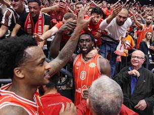 והפועל חגגה ניצחון גדול בדרבי (צילום: אלן שיבר)