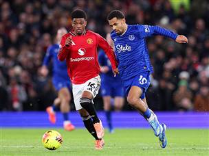 למרות חיסרון מספרי, אברטון עשתה למארחת חיים קשים (Carl Recine/Getty Images)