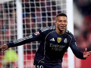 דקות אחרי ששער של אמבפה נפסל ב-VAR (GETTY)