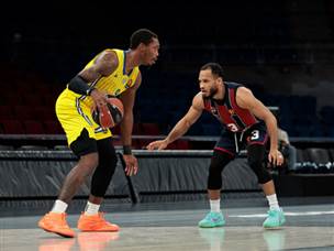 מכבי ת“א האמינה בפתיחה (Photo by Aitor Arrizabalaga/Euroleague Basketball via Getty Images)