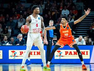 קייקוק היה דומיננטי בצבע ומעל הטבעות (Eurocup)