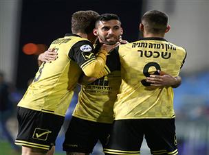 גם עזרא חגג (אלן שיבר)