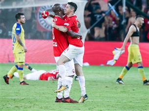 זאת שעולה וזאת שיורדת (דני מרון)