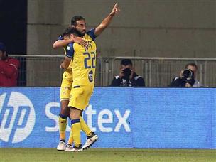 הפסגה שוב צהובה (אלן שיבר)