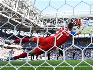 הלגורסון, השוער המצוין, עם עצירת פנדל שיזכור הרבה זמן (getty)