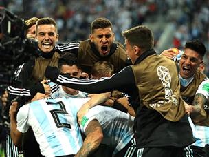 אצטדיון שלם בטירוף (getty)