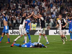 רונאלדו ובונוצ'י חוגגים, קוליבאלי מתוסכל (Getty)