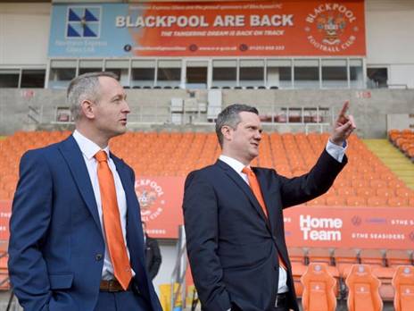 מליברפול לבלקפול. קריצ'לי עם מנספורד (האתר הרשמי)