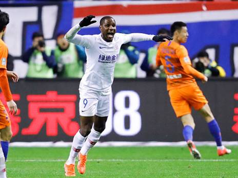 שנחאי רוצה את החלוץ בחזרה. (GETTY)