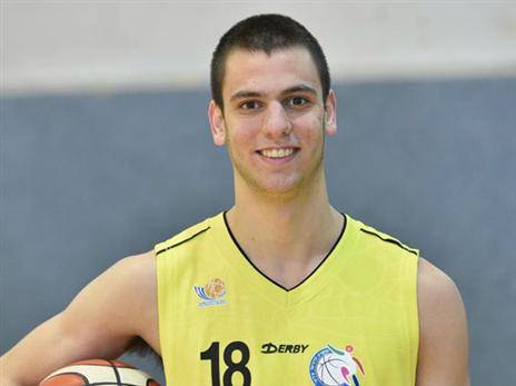 רז אדם. בשל למעבר (מנהלת הליגה)