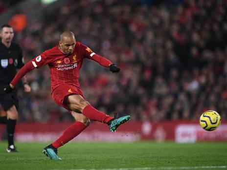 מול סיטי באנפילד: פאביניו שלח בעיטה אדירה מ-35 מטרים (GETTY)