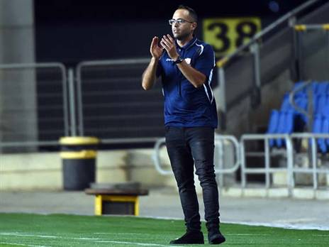 סלע נותר חסר אונים (ברני ארדוב)