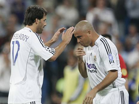 ואן ניסטלרוי ורונאלדו. שניהם חורו רשתות במדי איינדהובן (Getty)