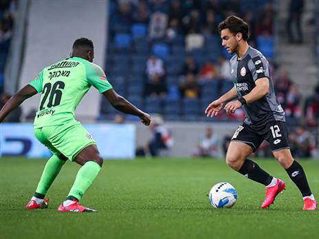 גורפינקל. יחצה את הכביש (מאור אלקסלסי)