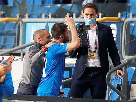 נתן הכל בכל הופעה. ייני (אלן שיבר)