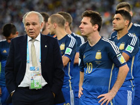 סאבלה ומסי אחרי ההפסד בגמר (Getty)