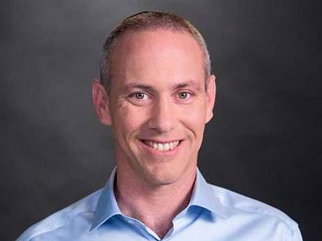 השר טרופר. מאבק עיקש (משרד הספורט)