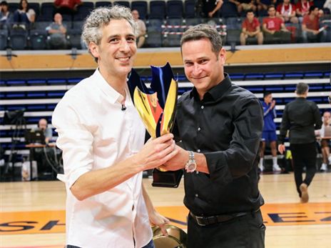 טקס לנאמן (הדר ואן קולא, איגוד הכדוריד)