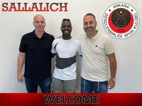 סלליך עם סוכניו גלעד קצב וזיו סלומוביץ