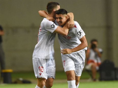 חילוף מנצח. ביטון (צילום: ברני ארדוב)