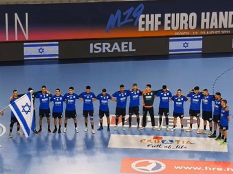 מחר יפגשו את שבדיה (צילום: EHF)