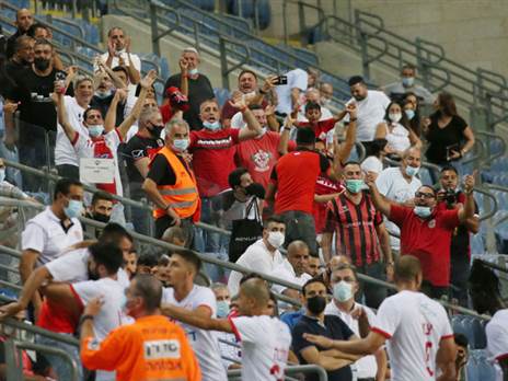 חגיגה אדומה בדרבי קבוצות האוהדים (אודי ציטיאט)