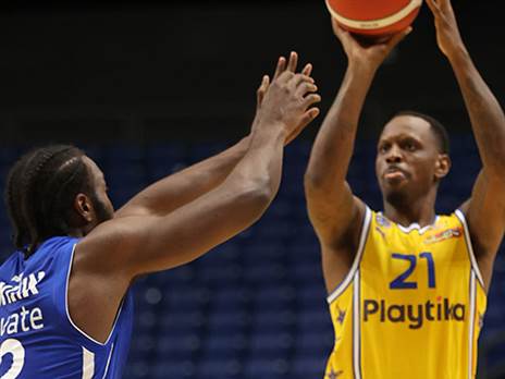 ננאלי. 14 נק' שלו ברבע האחרון לא הספיקו (האתר הרשמי של מכבי ת"א)