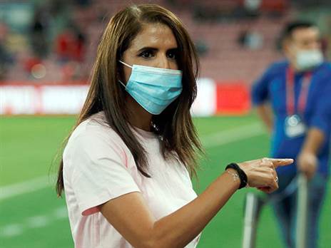 בינתיים היא בפסגה (דני מרון)