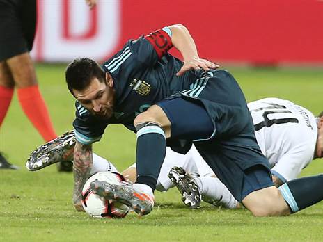 מסי מלהטט בבלומפילד. יחזור בשנה הבאה? (אלן שיבר)