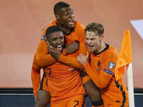 השלימו את העבודה. שחקני הולנד חוגגים (GETTY)