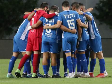 ינסו לברוח מהתחתית. שחקני הפועל פ"ת(אודי ציטיאט)