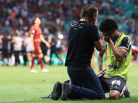 קנו לא יכול לעצור את הדמעות (Getty)