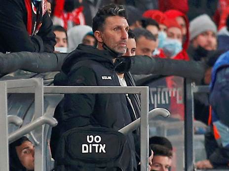 בנאדו. הציפייה מקפטן ירוק שלא ייכנס להתגרויות מהסוג הזה (אלן שיבר)