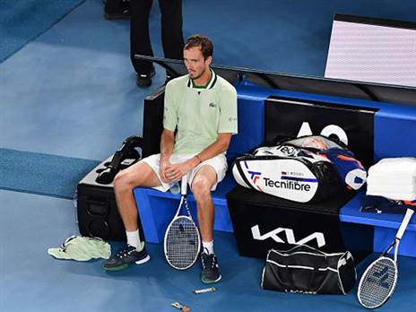 דניל מדבדב מאוכזב. היה חלק מההיסטוריה, אמנם מהצד השלילי (Getty)