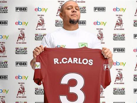 עם החולצה החדשה שלו