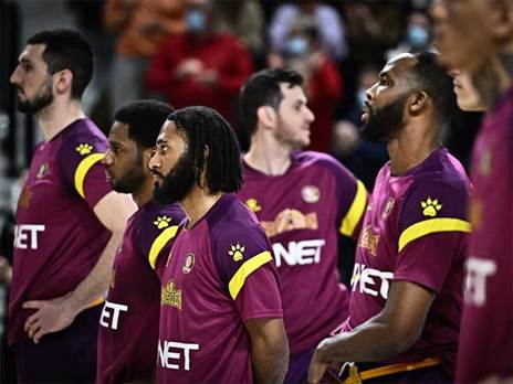 מאוכזבת (FIBA)